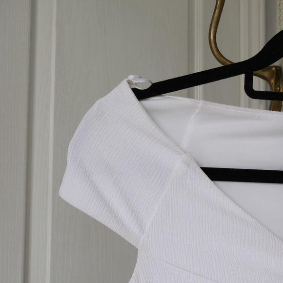 White Dynamite Crop Top - Picture 4 of 5